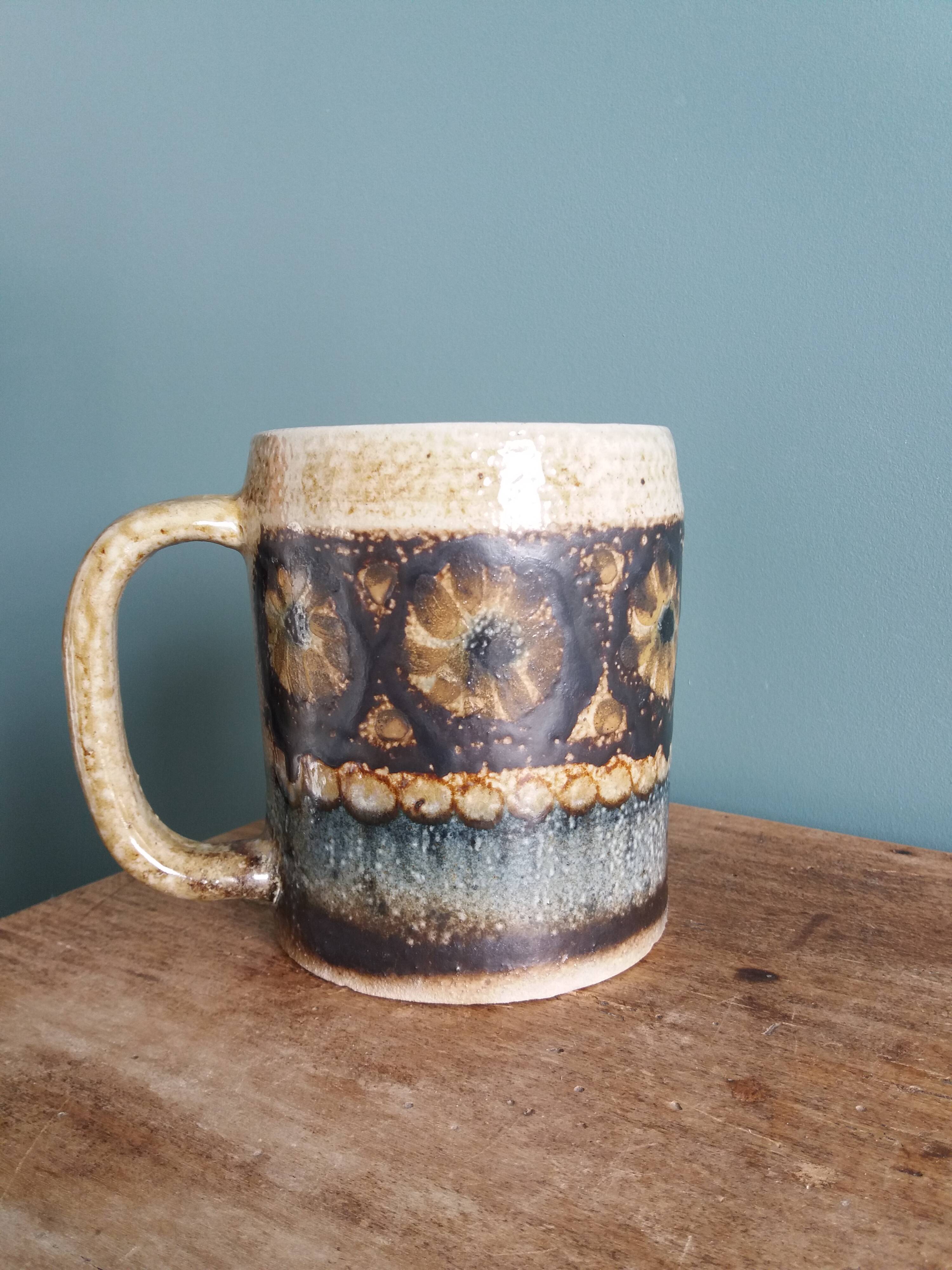 Jean-Claude Courjault sandstone mug