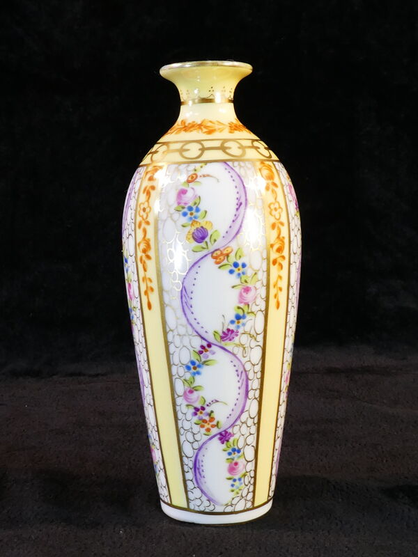 Vase en porcelaine de Limoges Jules Tessonniere