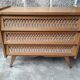 Commode vintage en rotin pieds compas
