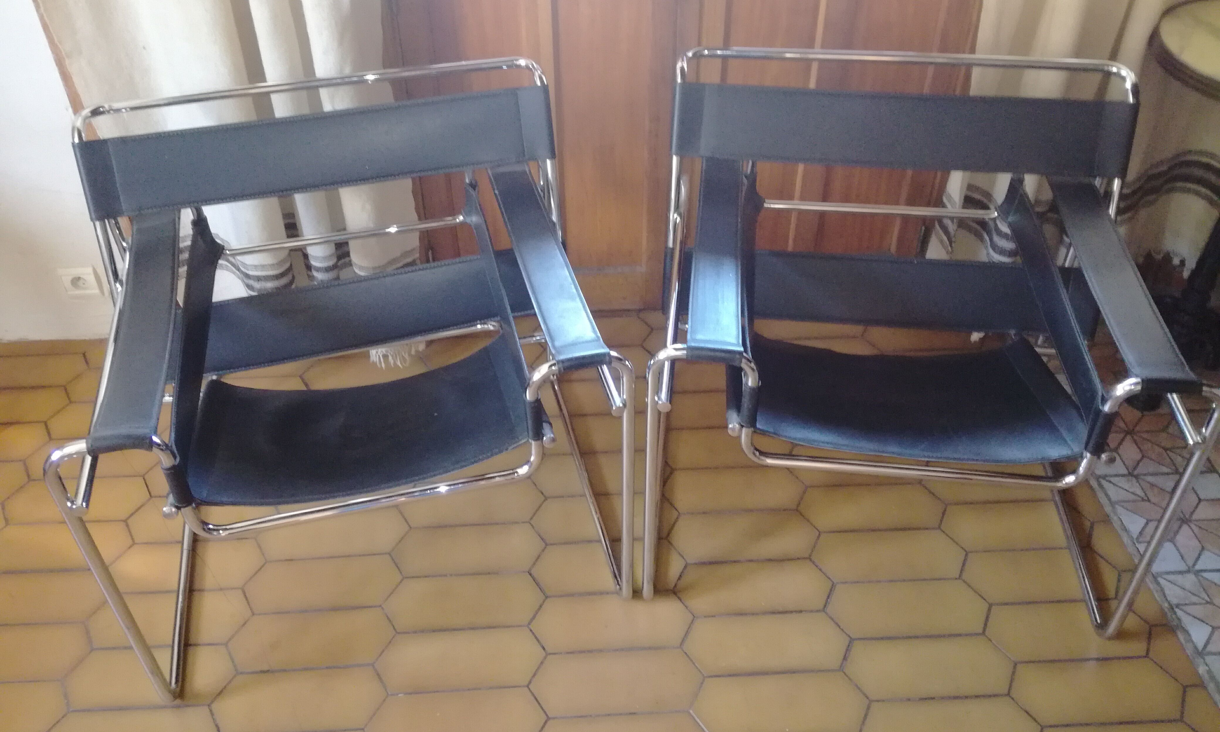 Pair of leather armchairs Breuer model B3