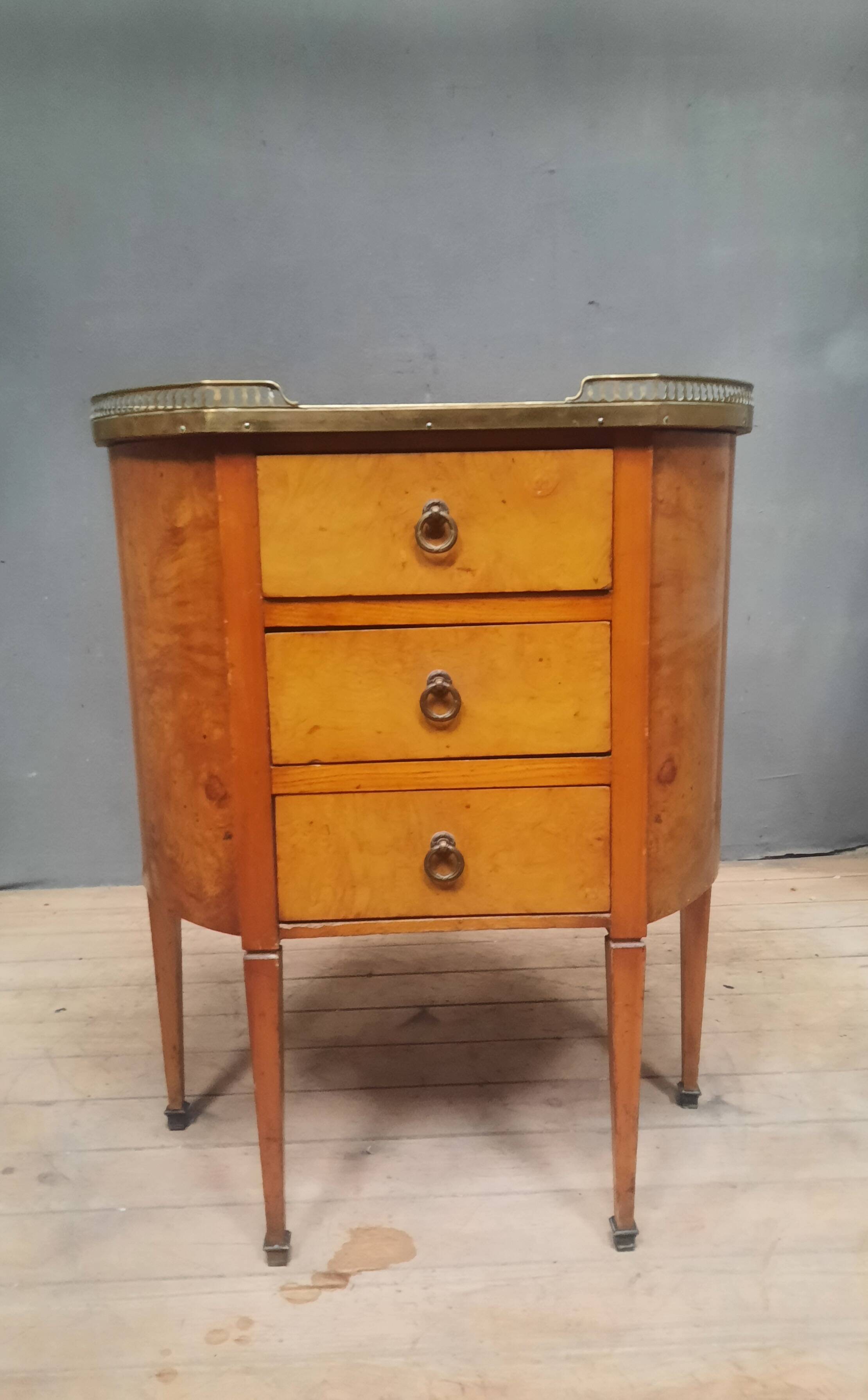 Small Louis XVI style chest of drawers with rounded sides