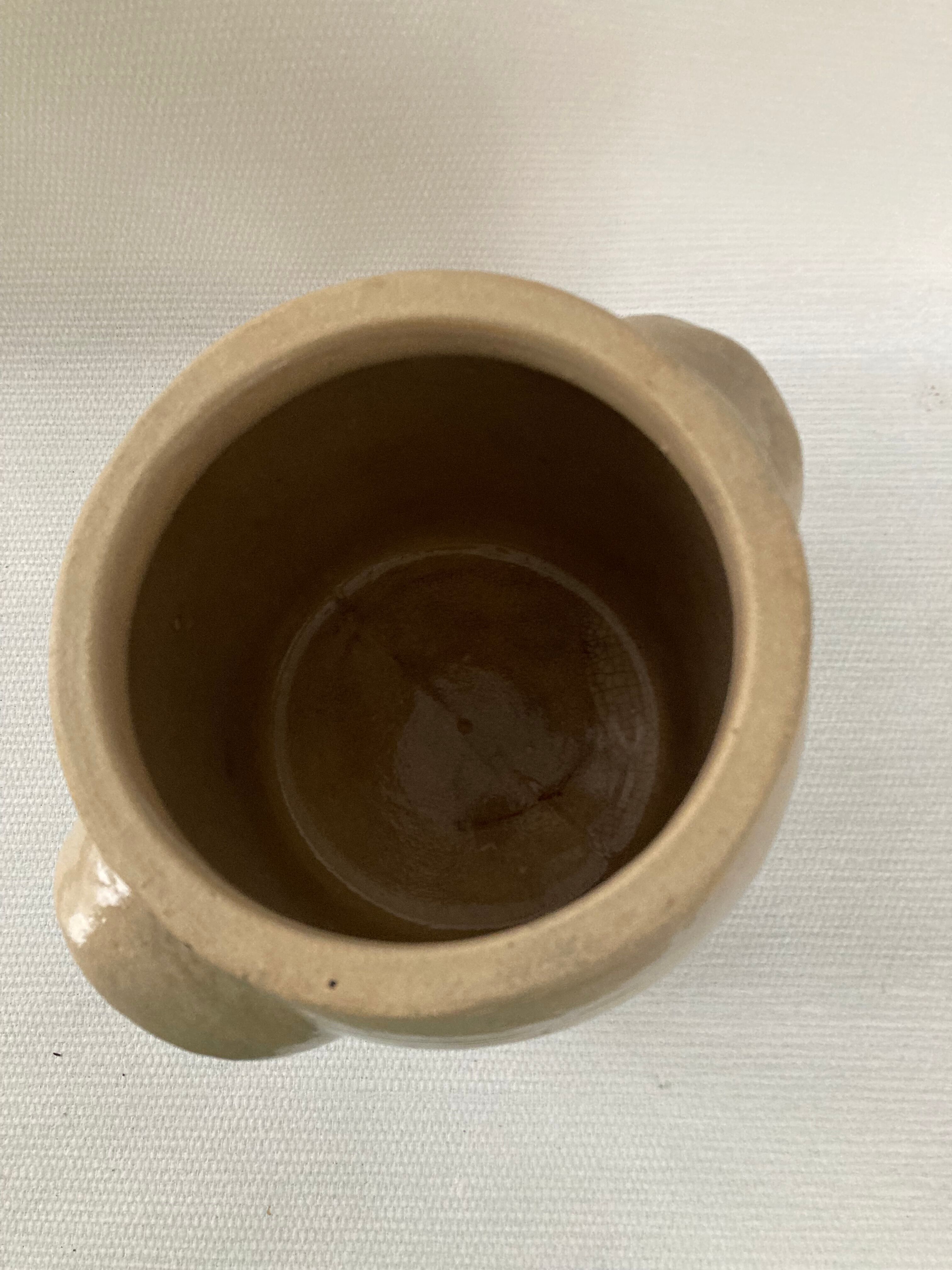 Beige sandstone pot