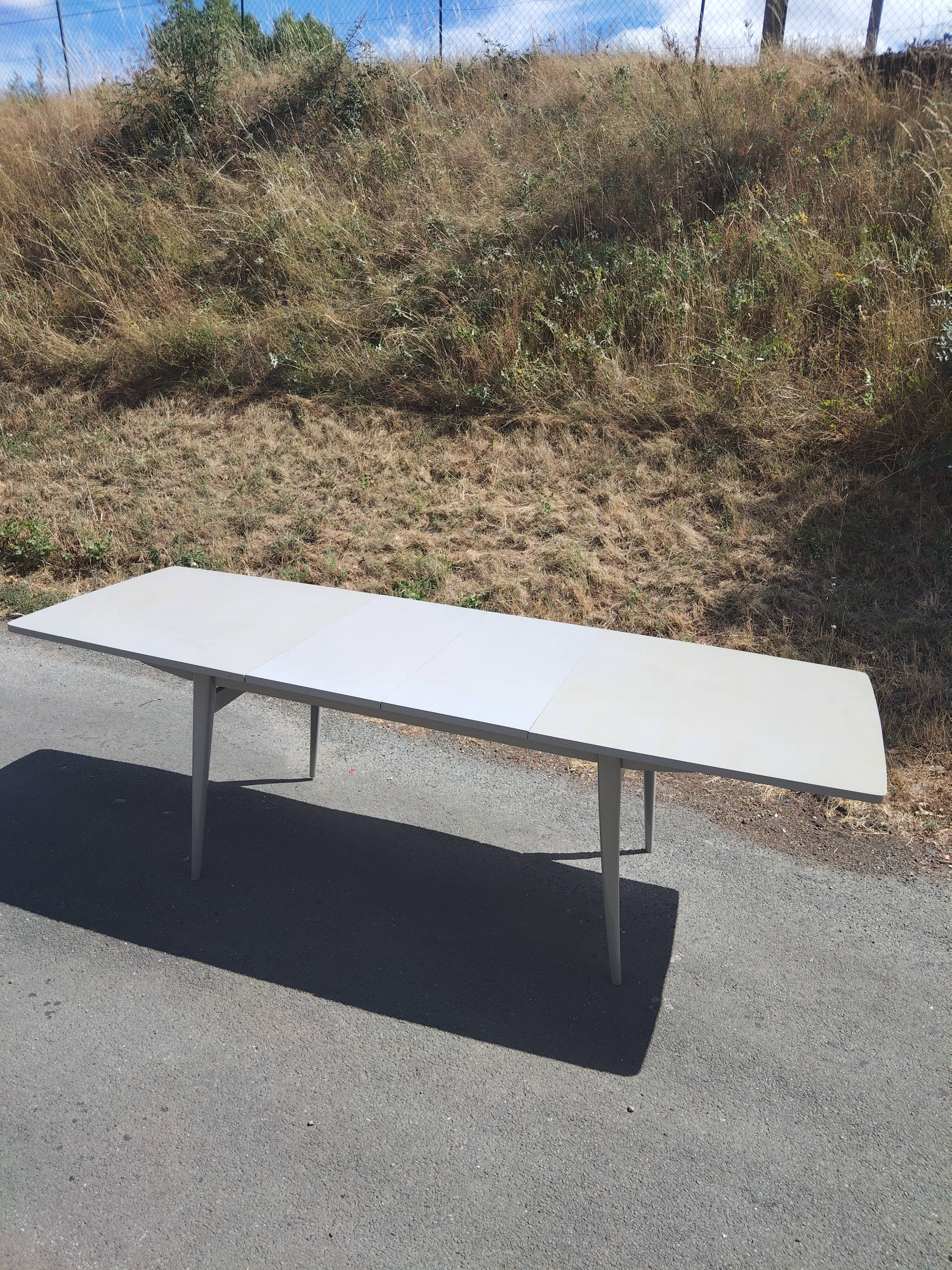 Large vintage extendable dining table – splayed legs