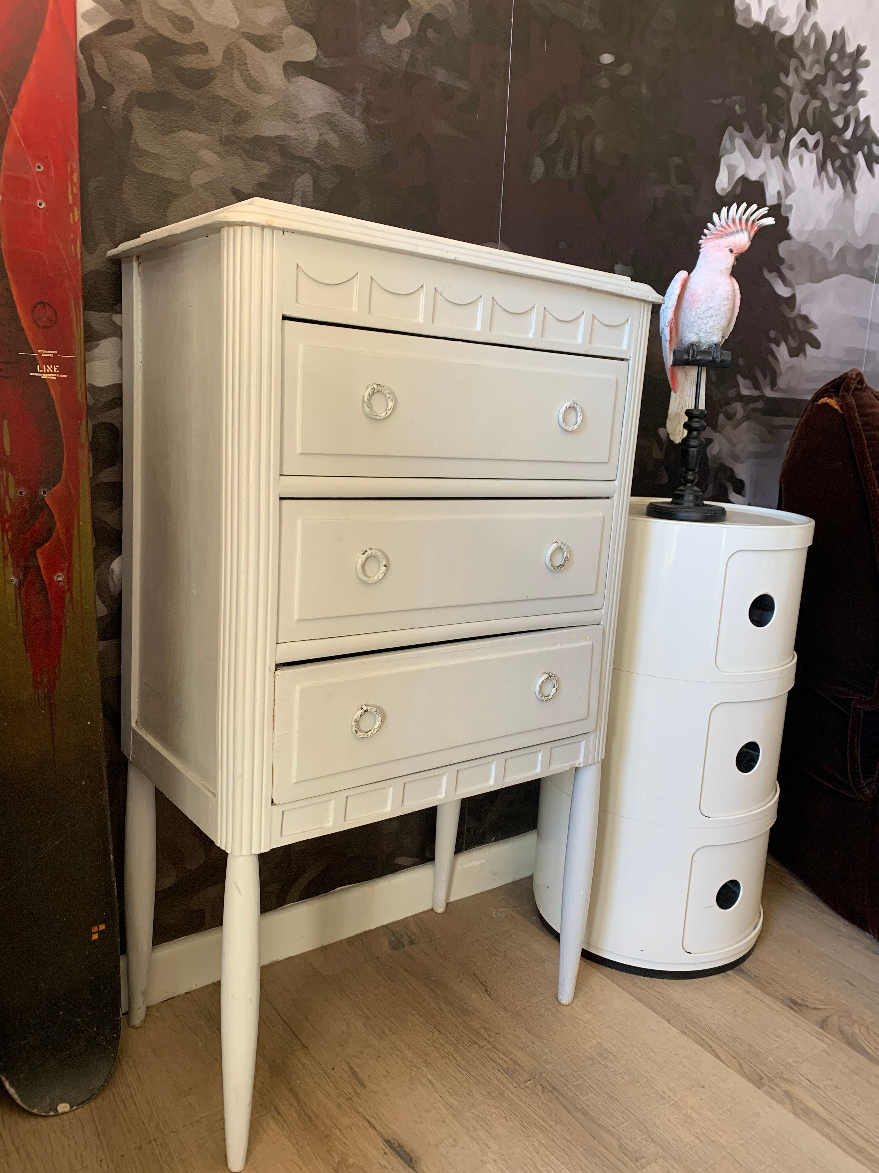 Chest of drawers from the 30s