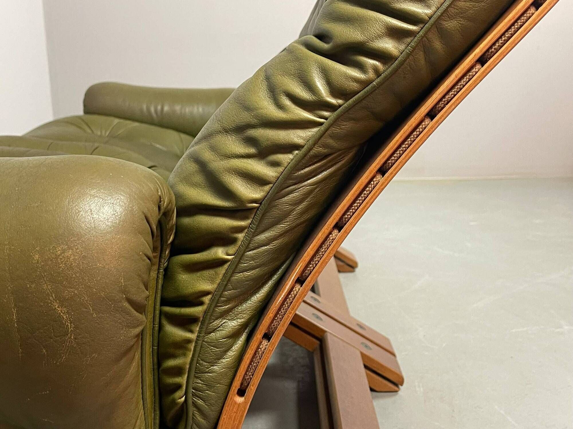 Supercomfy Scandinavian Rybo Rykken Olivegreen Leather 2-Seater Ry-Wing
