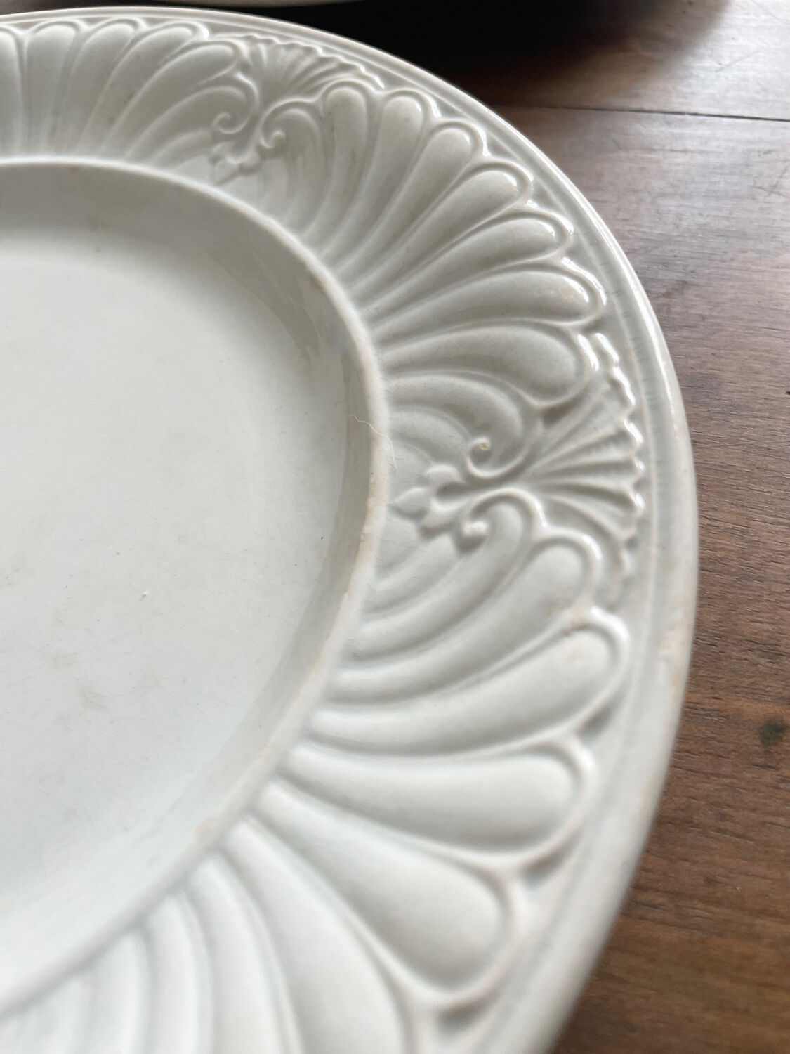 2 Creil and Montereau white plates
