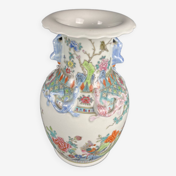 China, polychrome porcelain vase with 20th century relief decoration