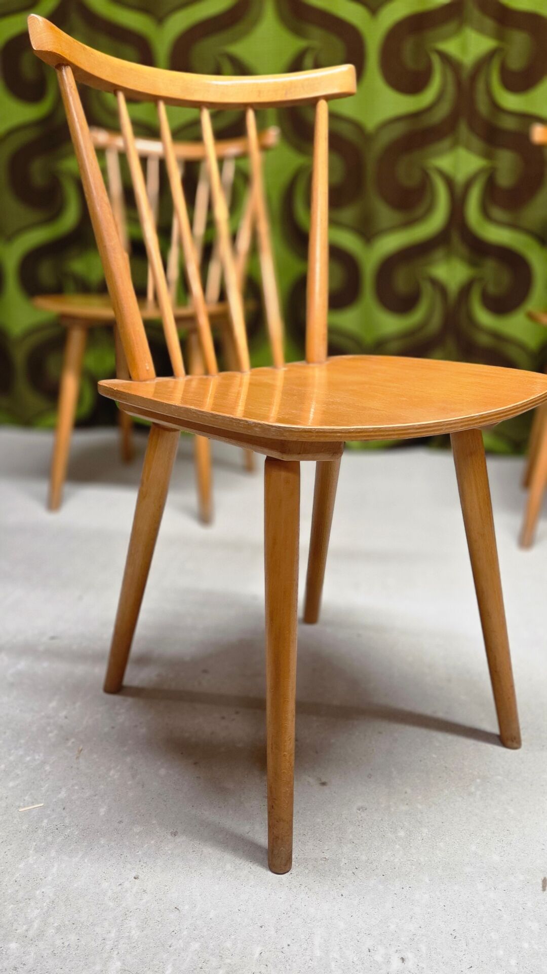 Set of 4 country-style bistro chairs farmhouse chalet 1960 vintage