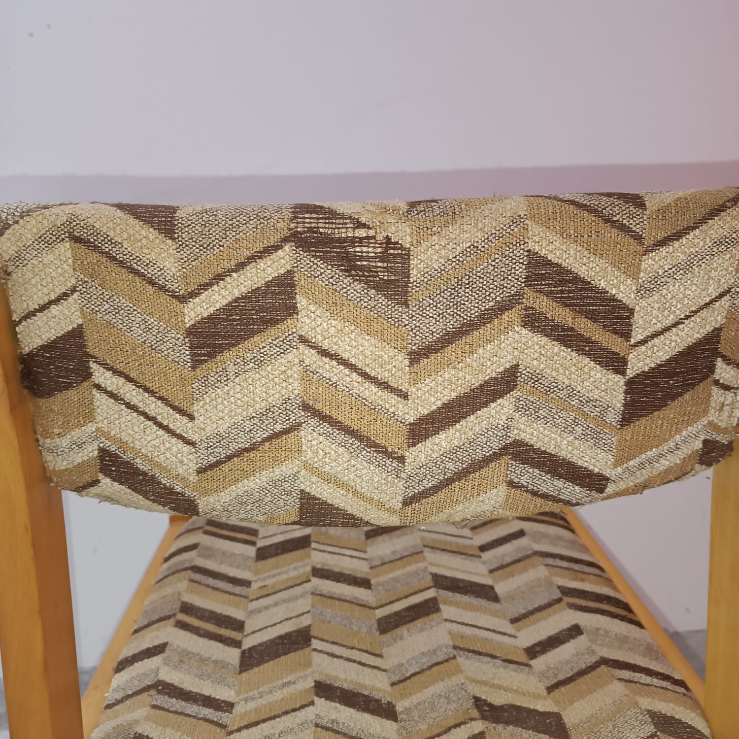 Lots of 4 vintage wooden chairs