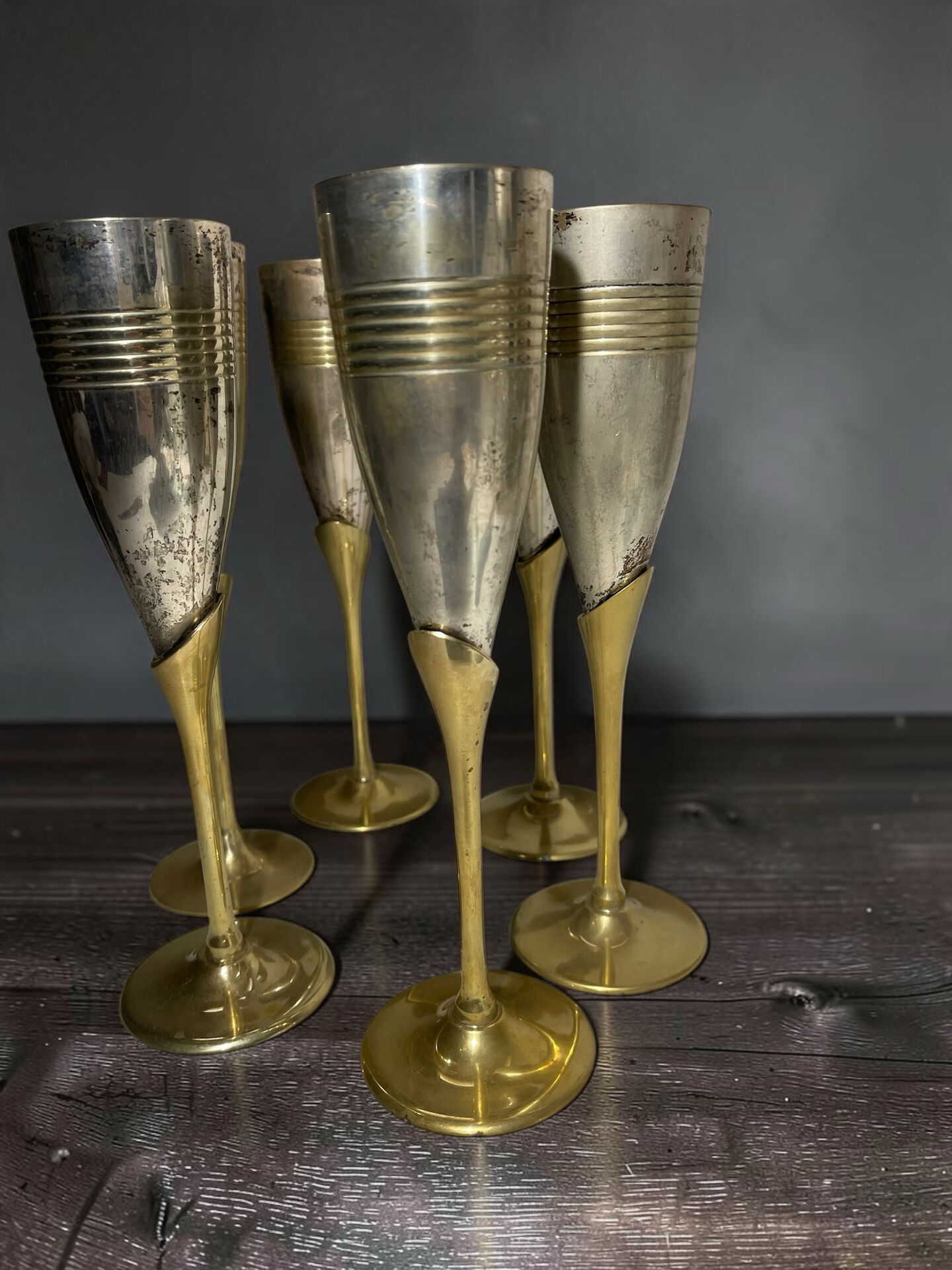 Set of 6 champagne flutes in brass and silver-plated metal – height 24 cm
