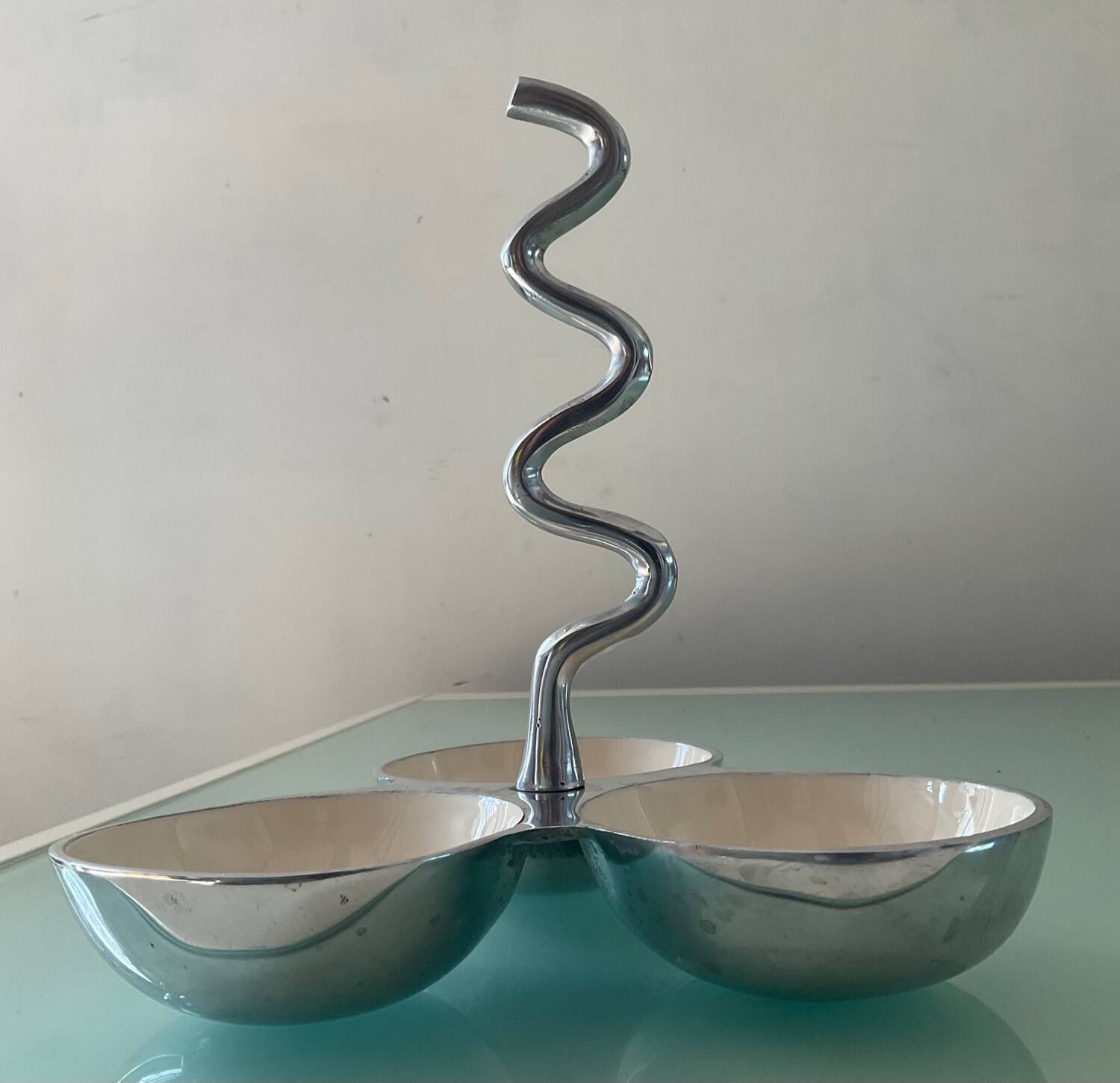 Aluminum designer servant