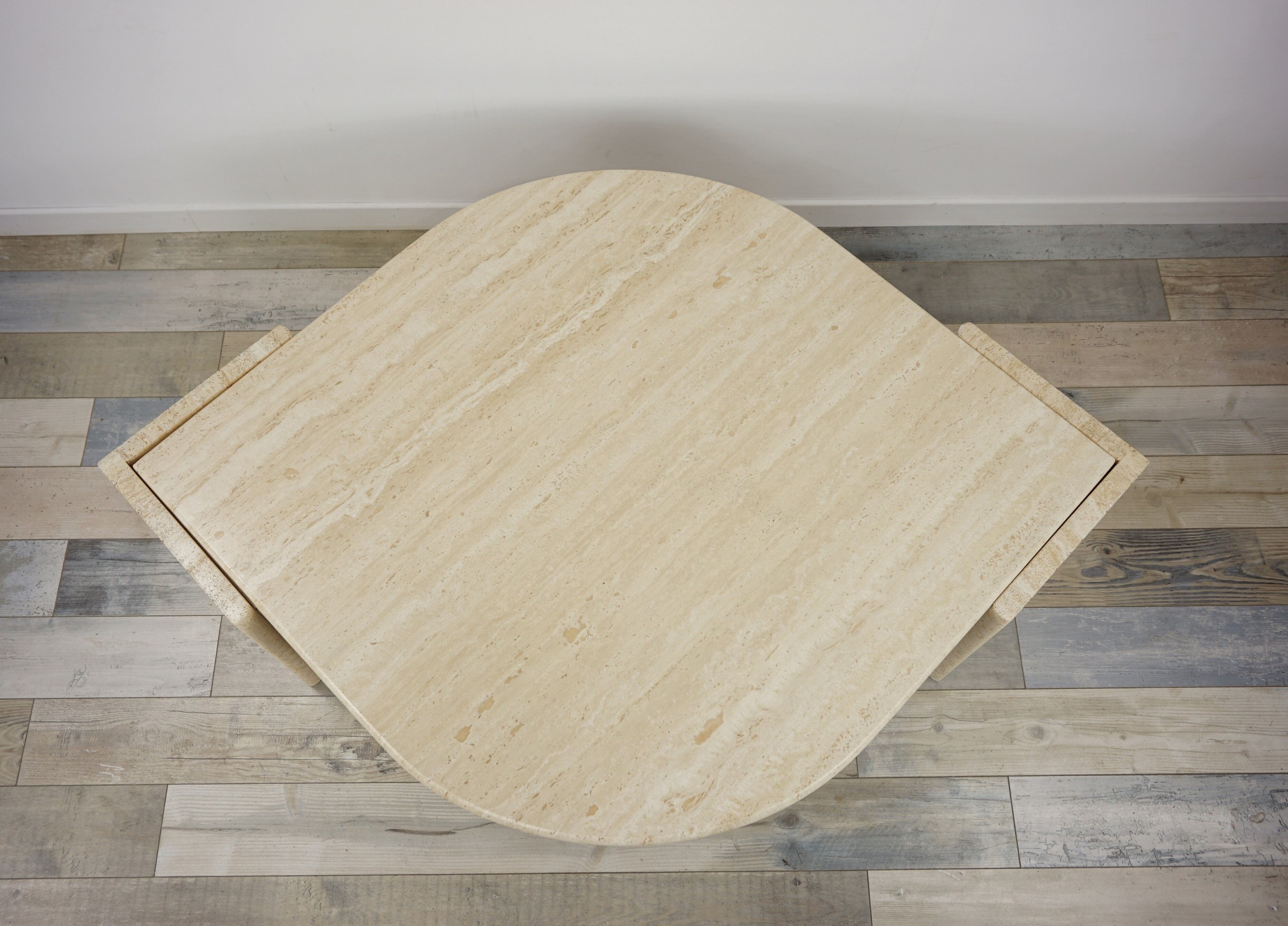 Coffee table in Italian travertine years 70