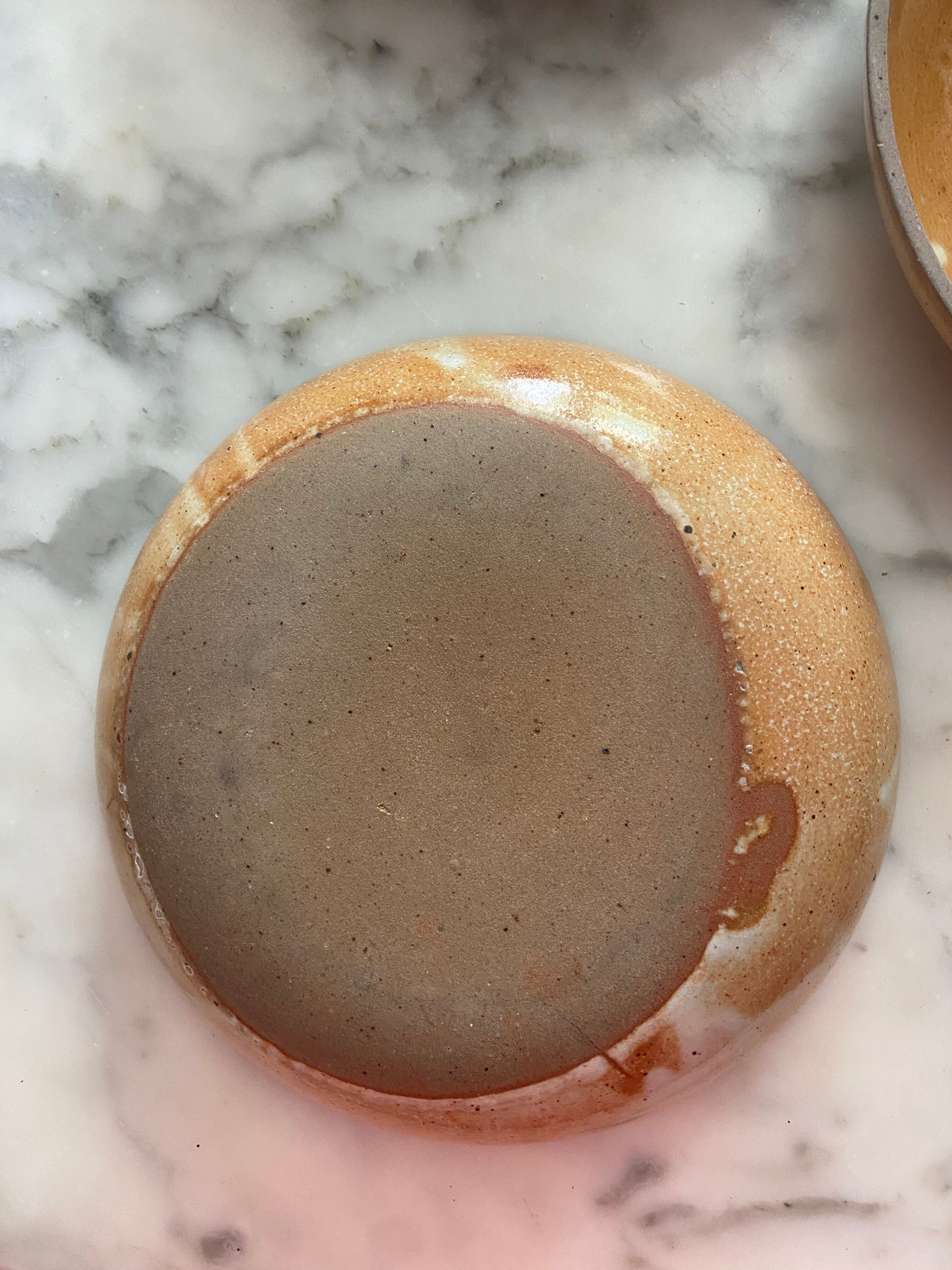 Series of 6 hollow plates in vintage sandstone