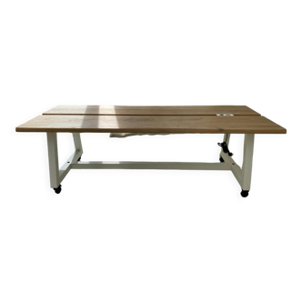 Guinguette table