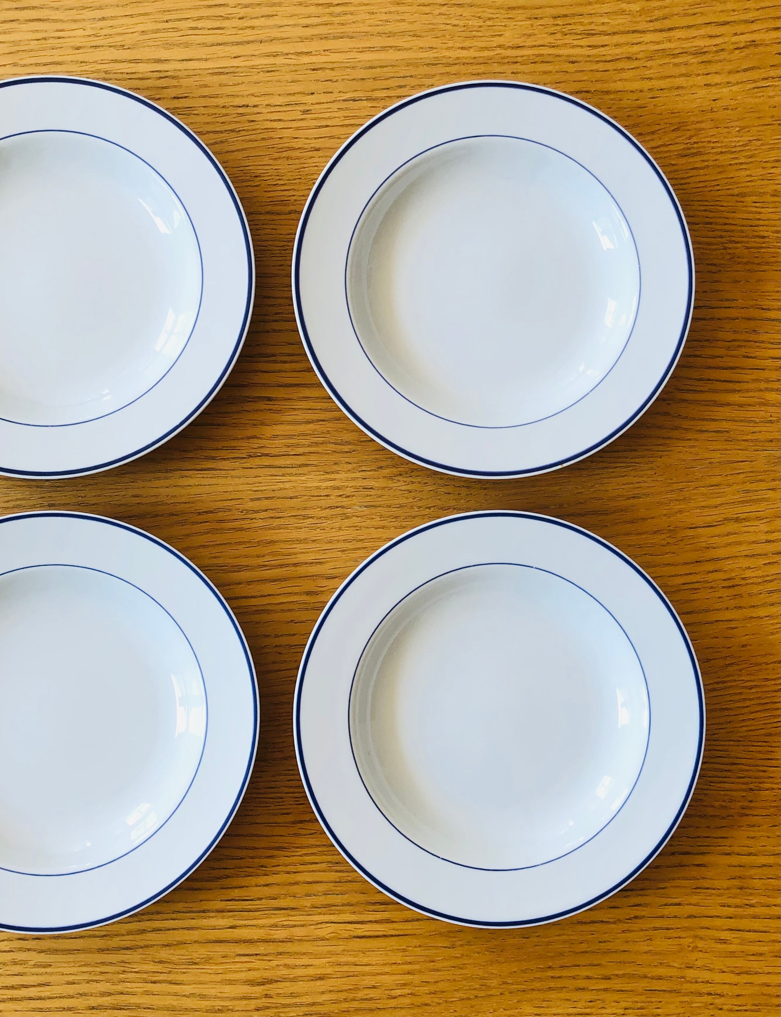 Hollow plates in Italian porcelain Tognana