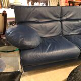 Paolo Piva's Italian leather sofa with rotating round glass shelves, 1980