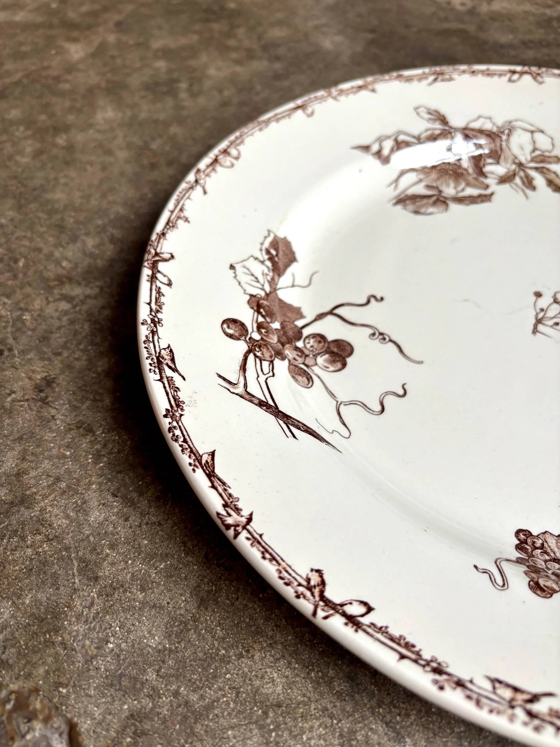 HB & Cie round brown ironstone dish