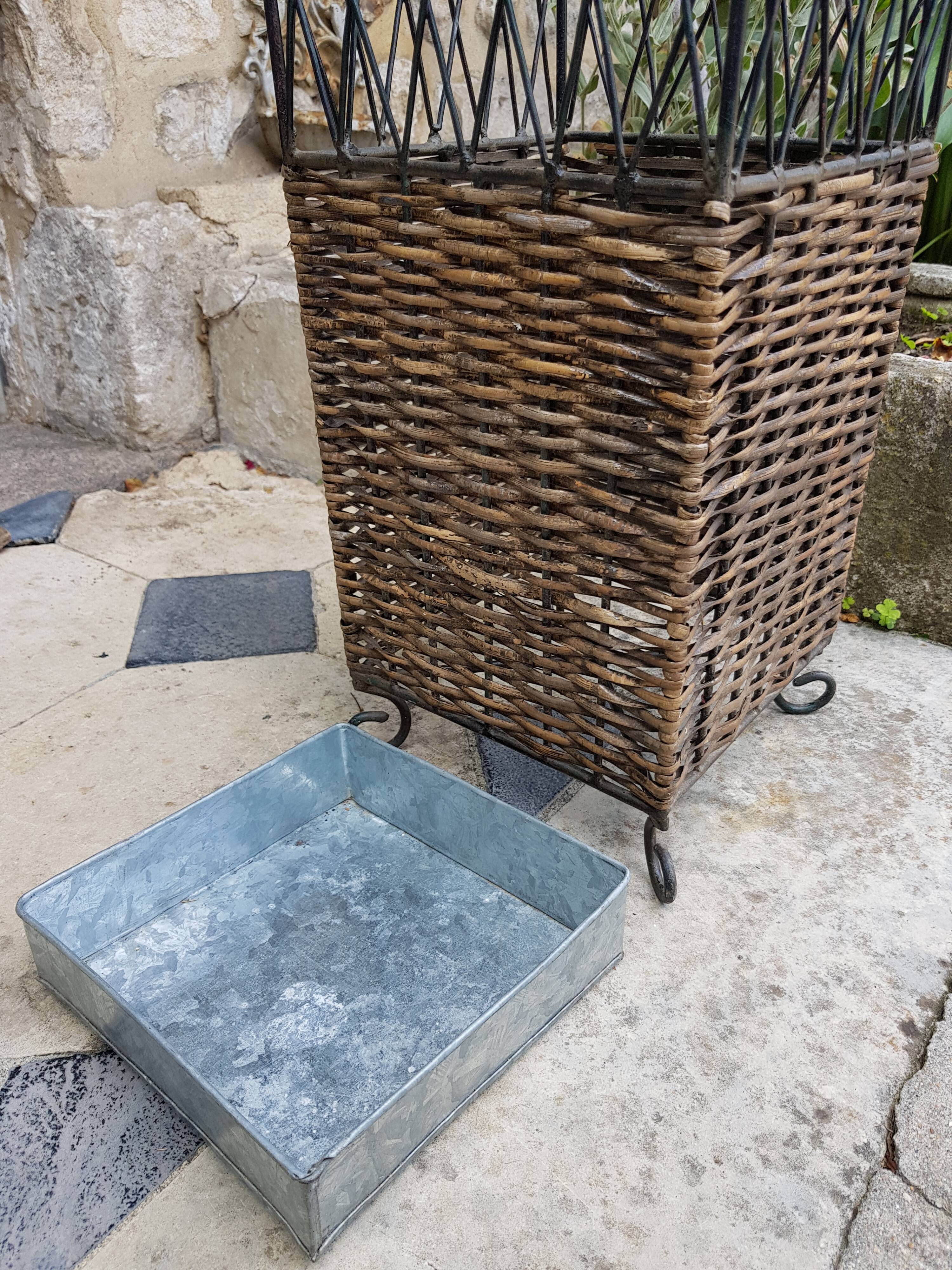 Iron and wicker umbrella carrier