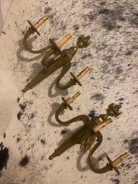 Pair of gilt and chiselled bronze wall lights with 3 lights - Louis XVI style