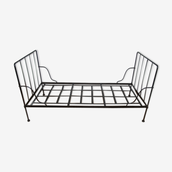 Wrought iron folding bed