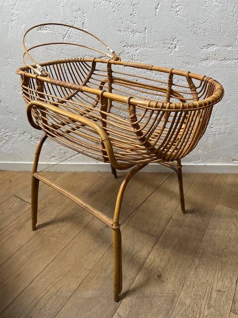 Rattan cradle