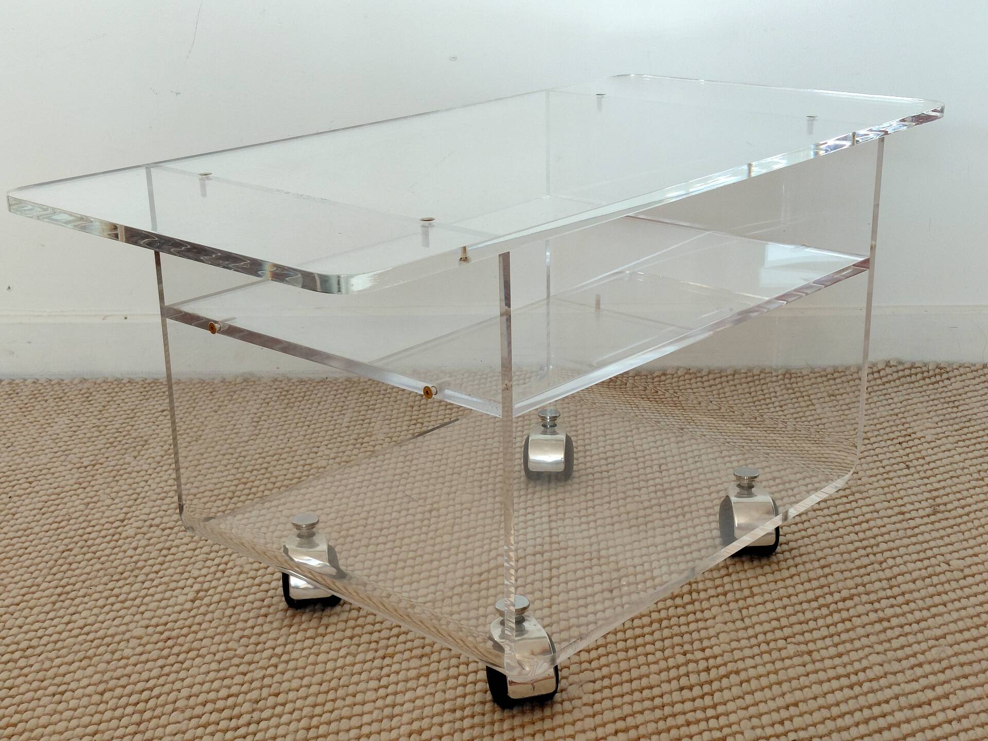Design piece: David Lange side table in 15mm Altuglas - Circa 1980