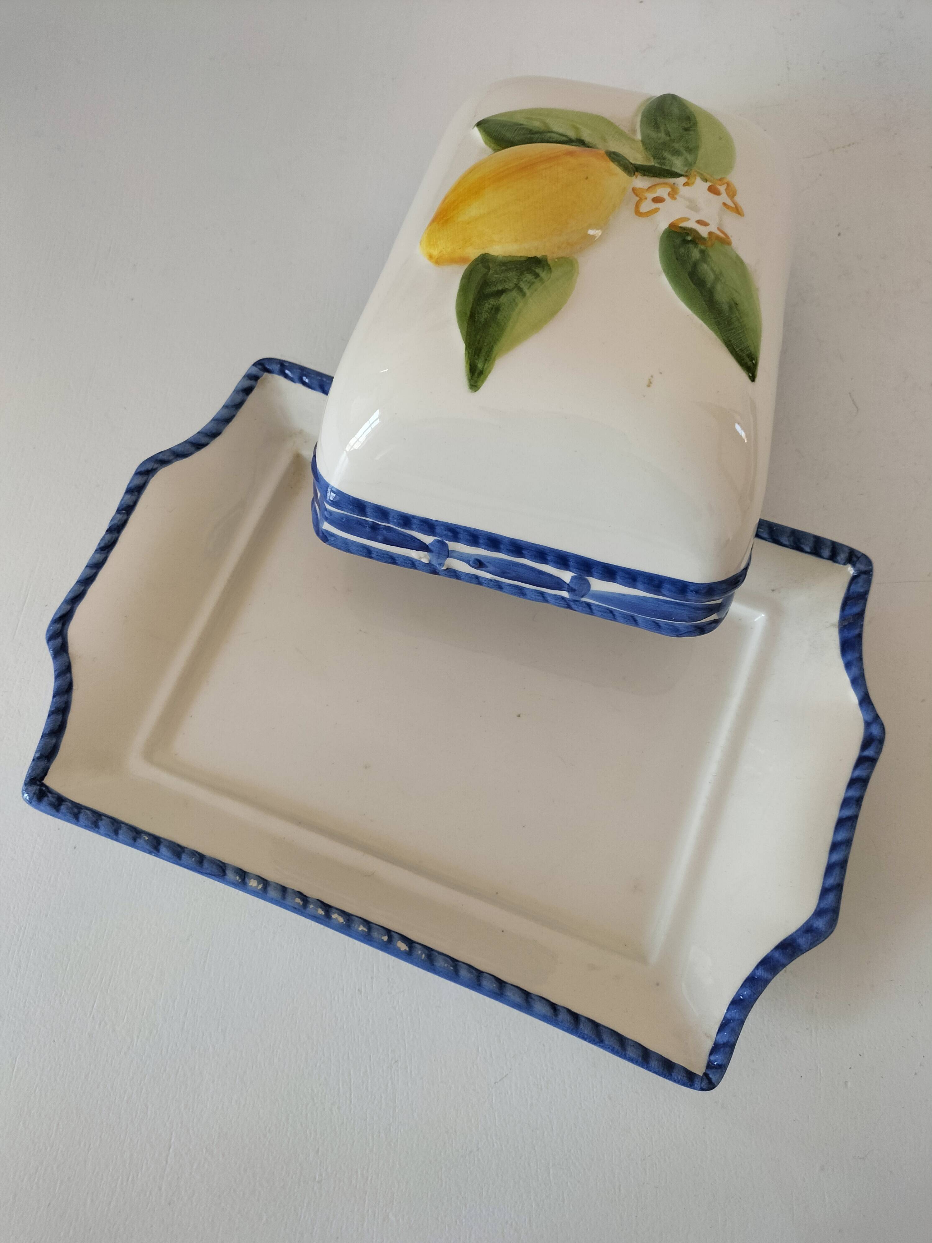 Beurrier en barbotine italienne citron peinte à la main