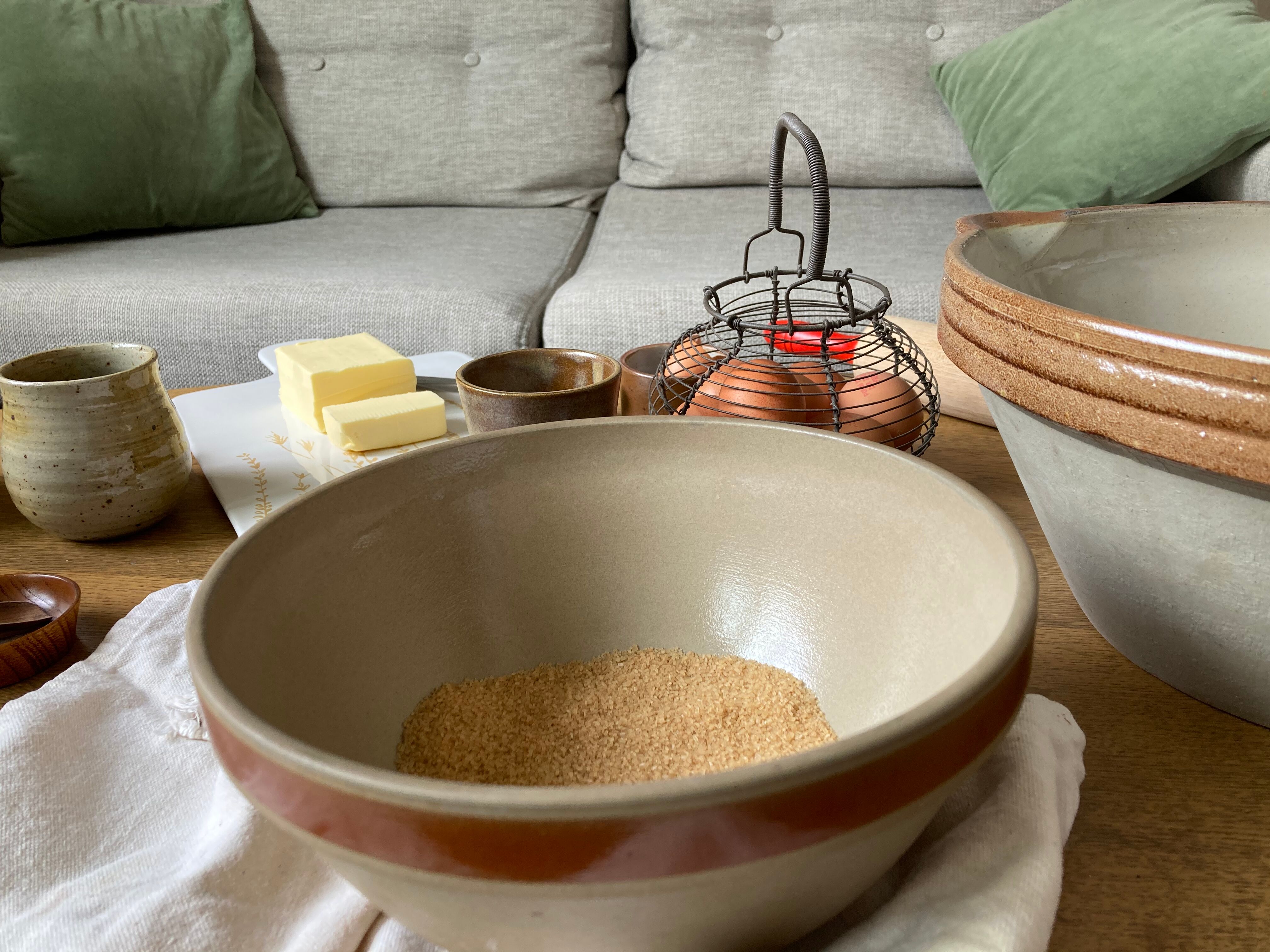 Gien beige and brown sandstone salad