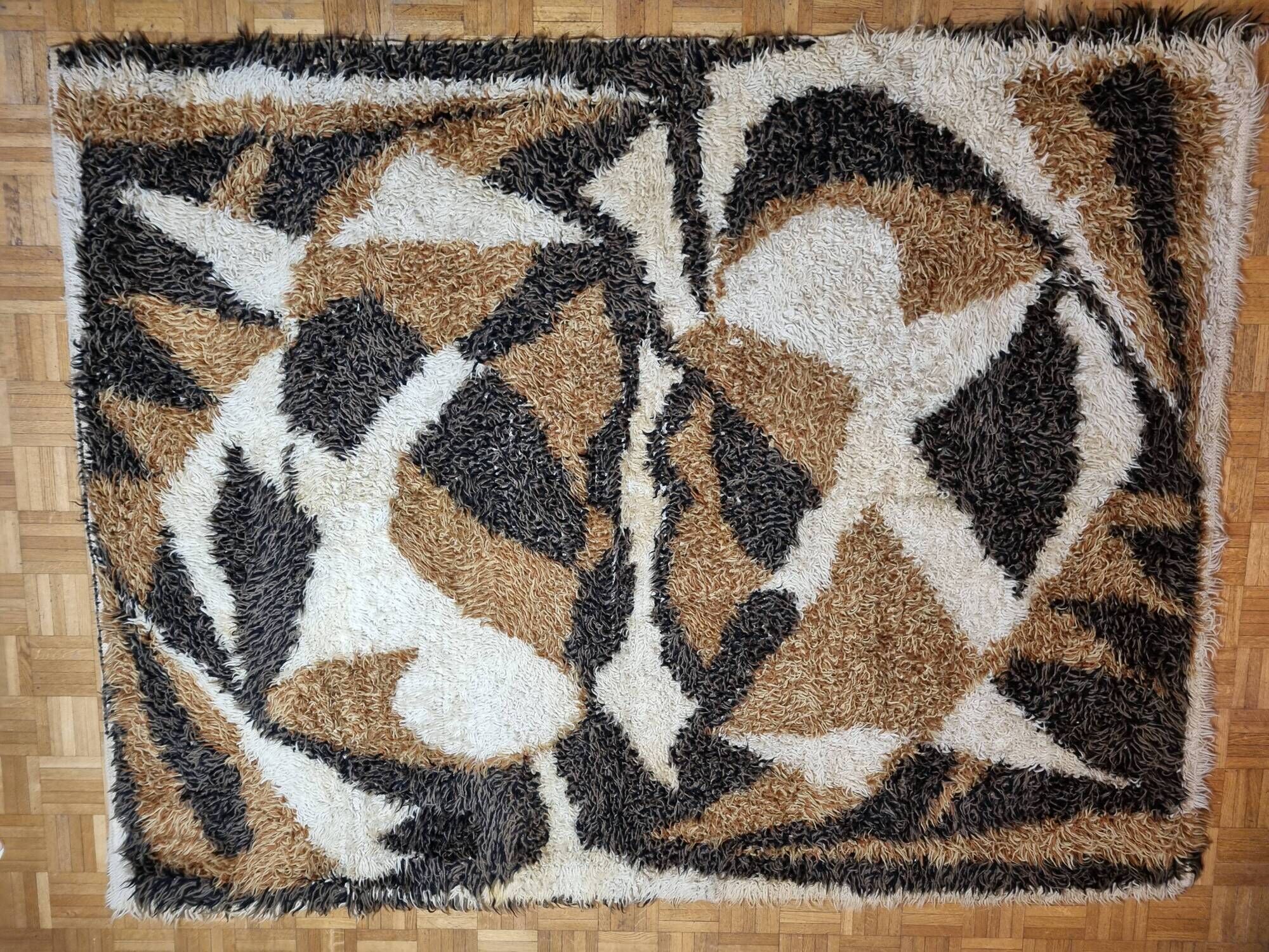 Vintage carpet with abstract patterns 219 cm x 169 cm