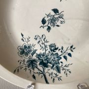 Plat Terre de feu de Grigny motif floral XIX - XXème
