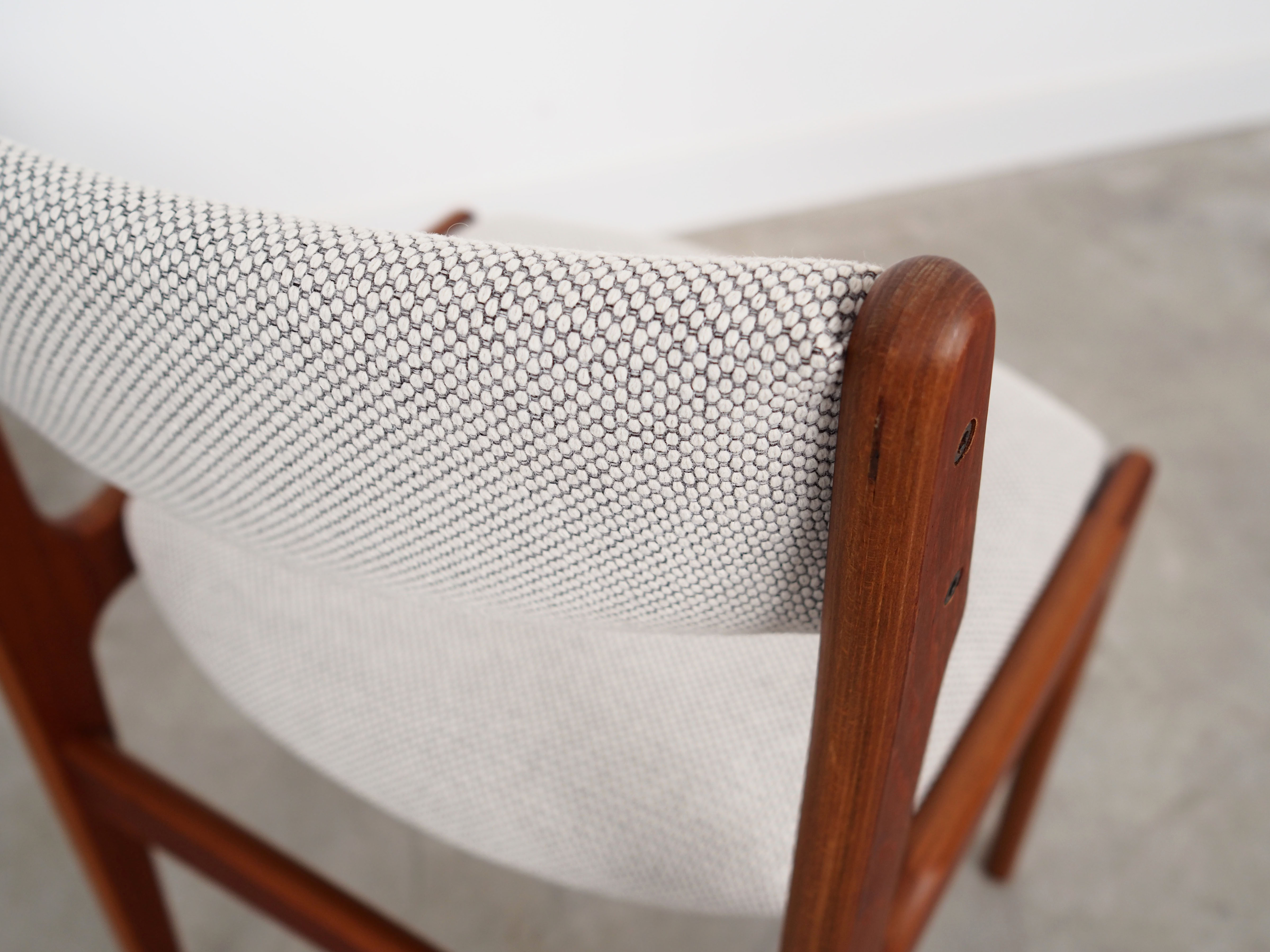 Ensemble de quatre chaises en teck, design danois, années 1970, production: Danemark