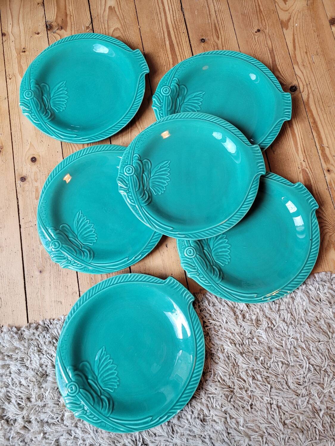Set of 6 green fish slip plates