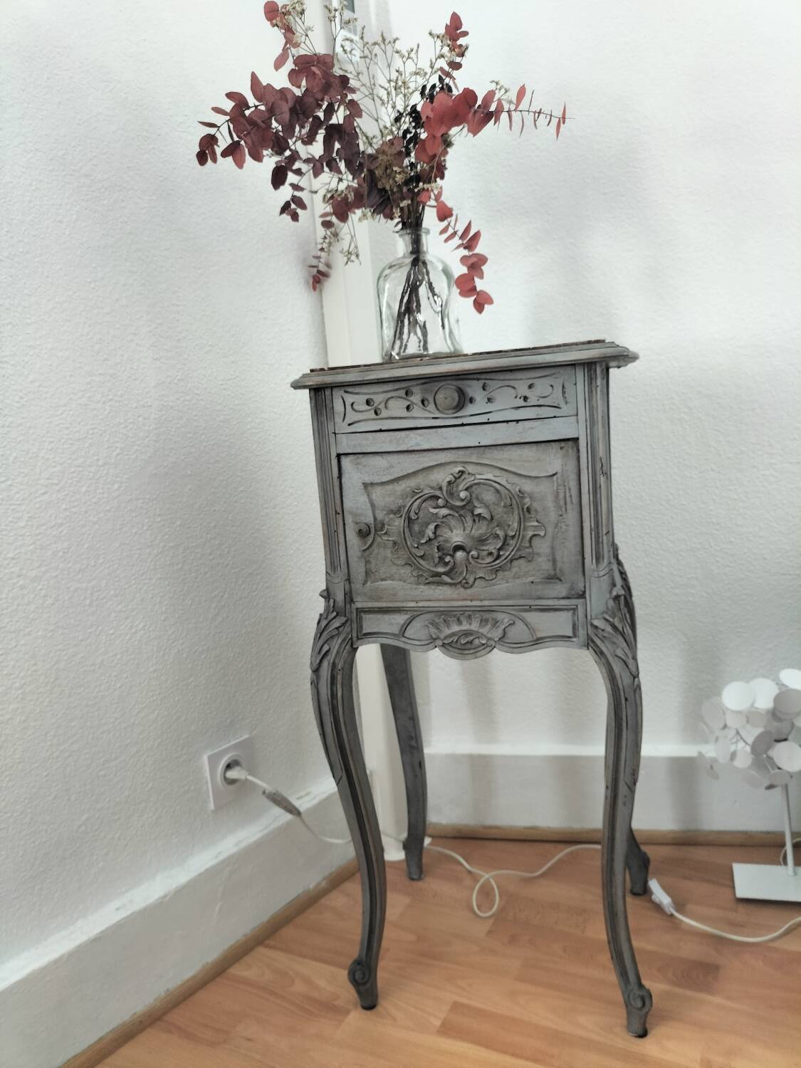 Table de chevet en bois et marbre, 1 tiroir et 1 placard