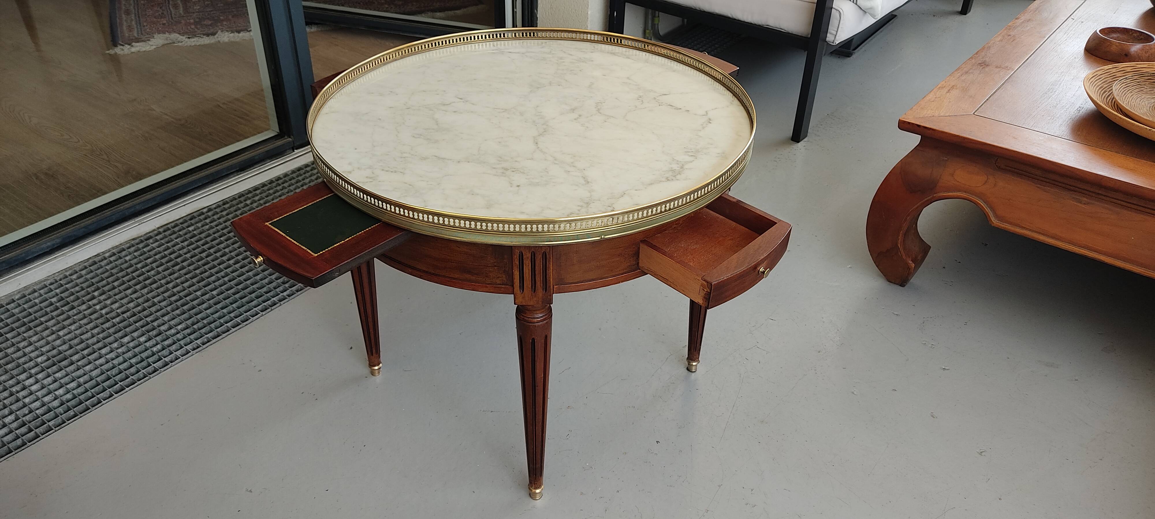 Hot water bottle coffee table