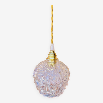 Globe pendant light in chiseled glass