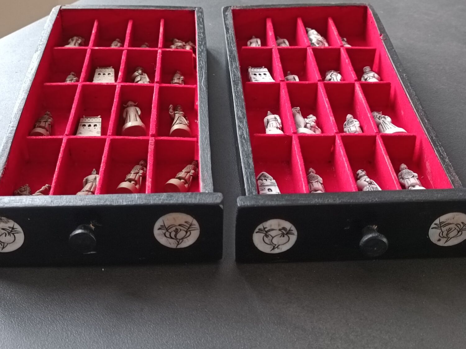 Chess in wood and mother-of-pearl