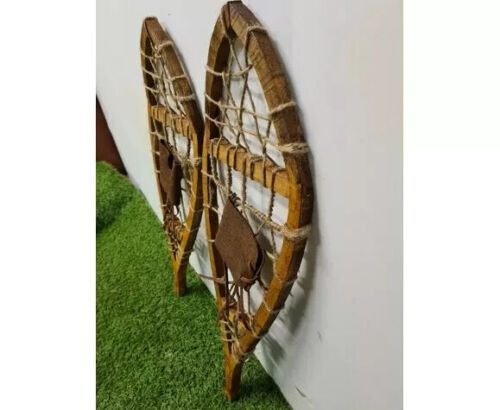 Paire de raquettes en bois