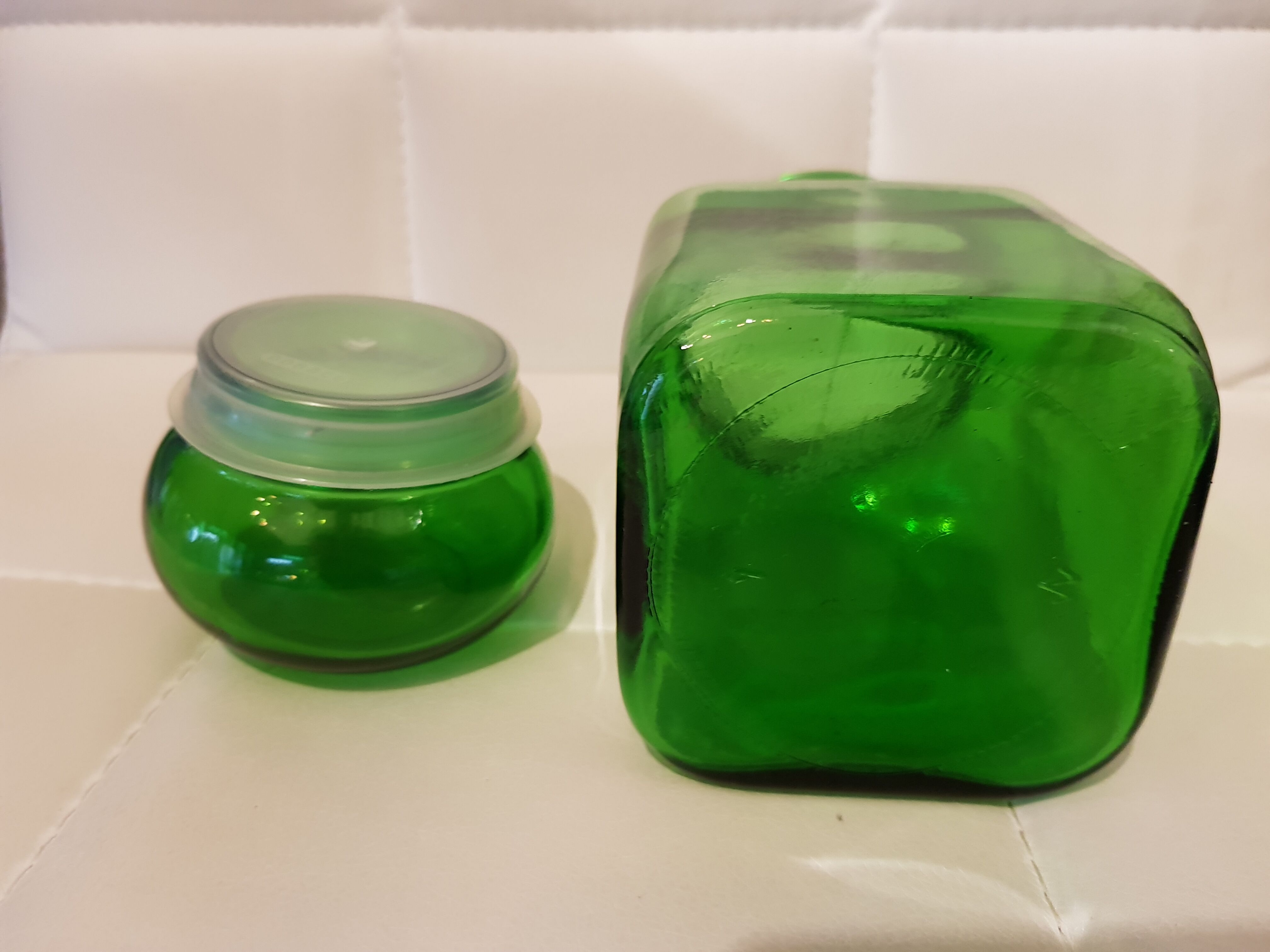 Pot d'apothicaire vintage en verre vert