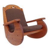 Grande chaise berçante en pin brutaliste de Wasa, 1987