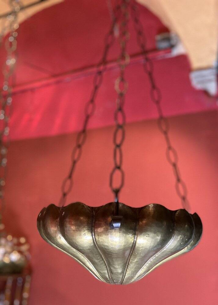 Italian Art Nouveau Hanging Bowl Pendant Lamps or Planters in Hand-Hammered Brass, 1890s, Set of 2