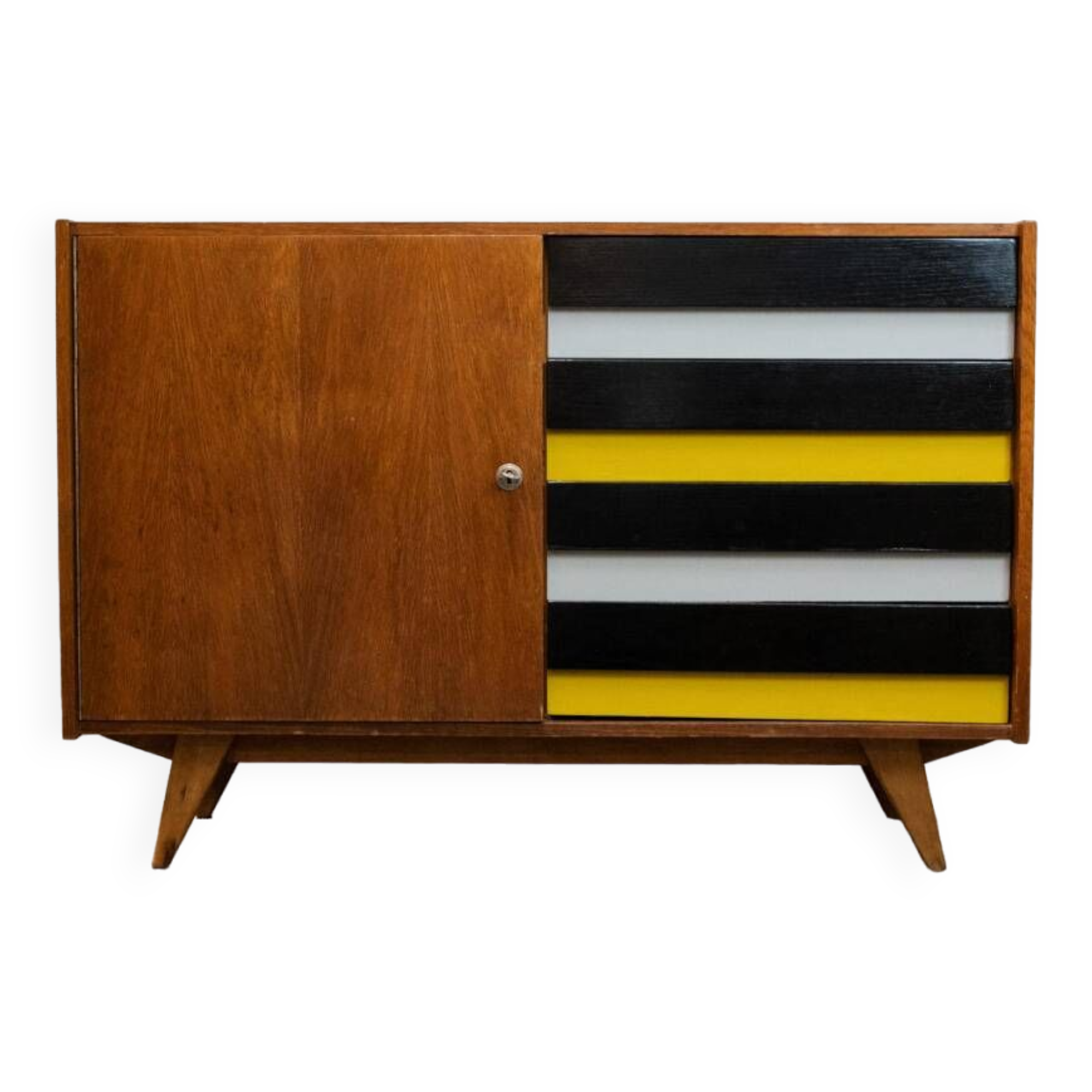 Jiroutek chest of drawers