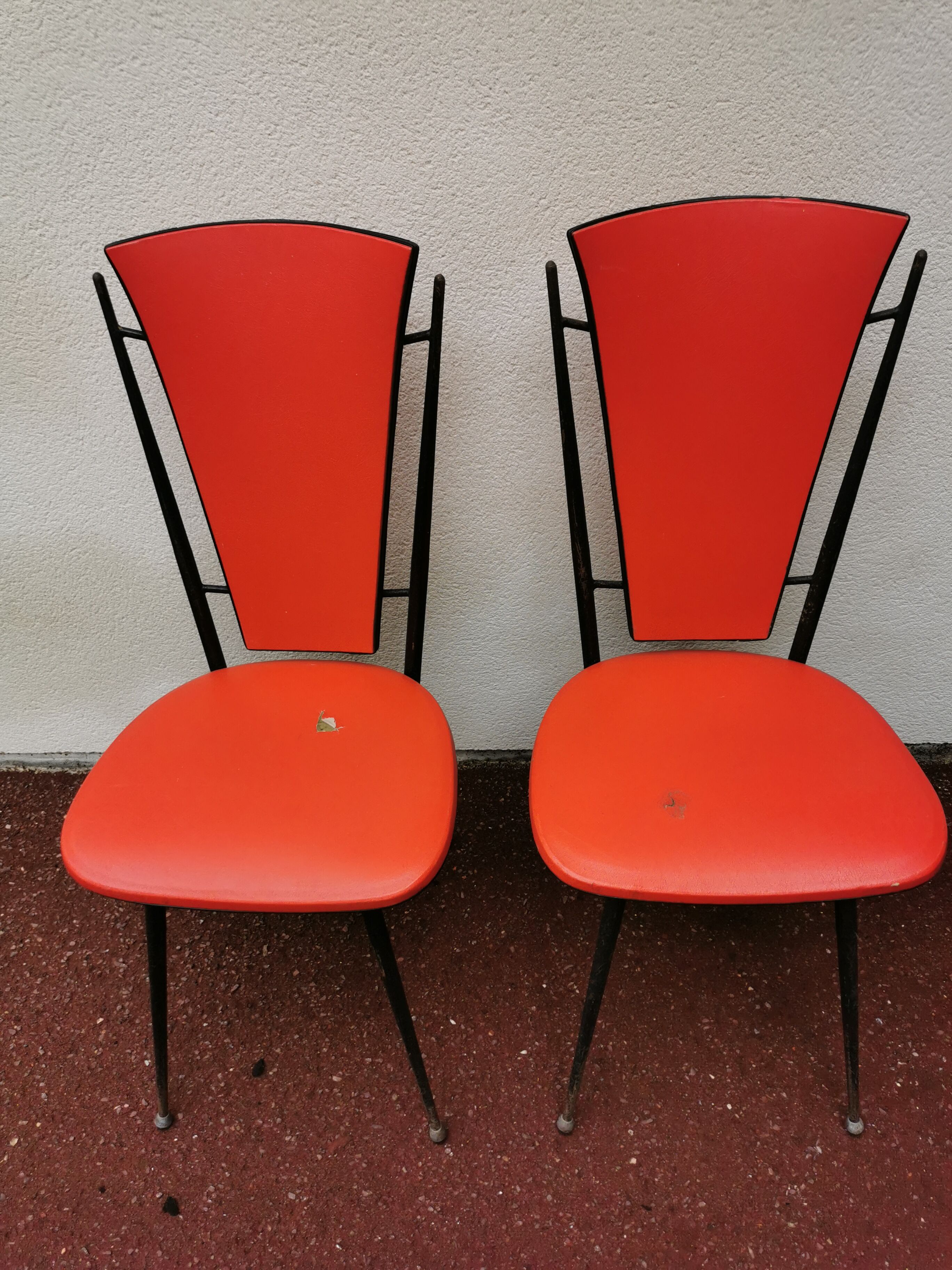 series of 6 Vintage red chairs design COLETTE GUEDEN 60s