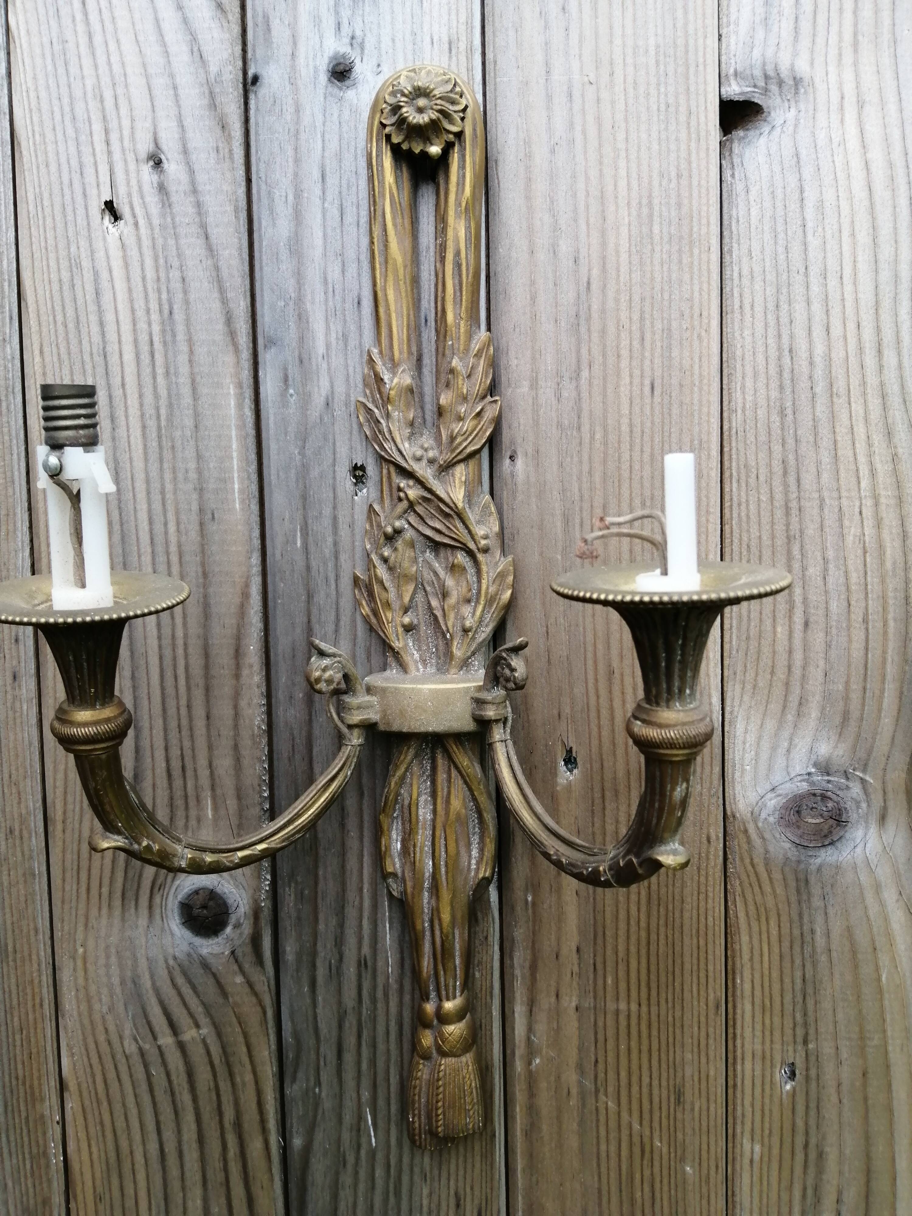 Pairs of Louis XVI-style bronze wall light