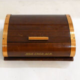 Cigarette box with wooden sliding curtain