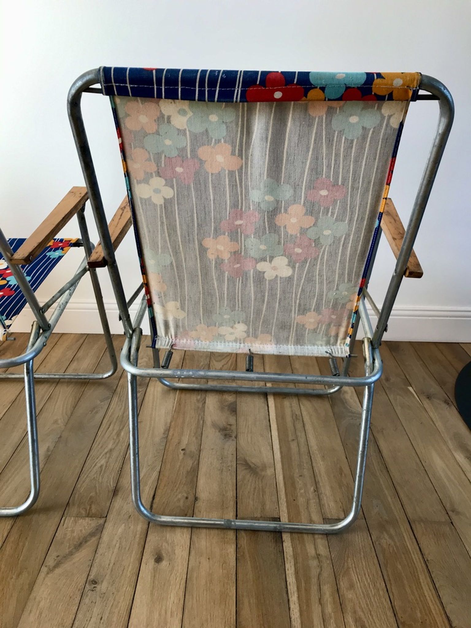 Pair of vintage camping chairs floral and wood fabrics 70s