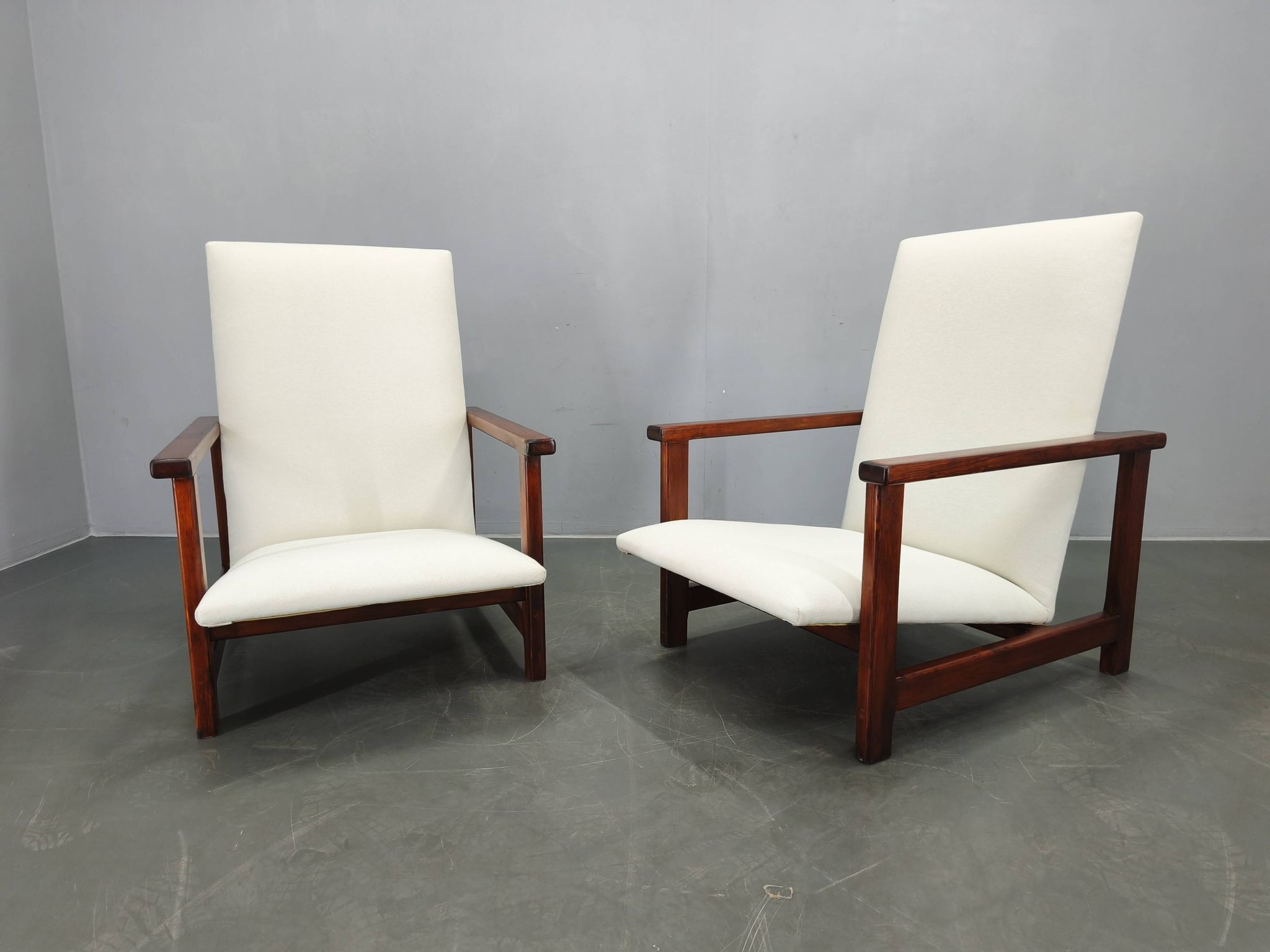Paire de chaises de salon en pin du milieu du siècle, Tchécoslovaquie années 1970