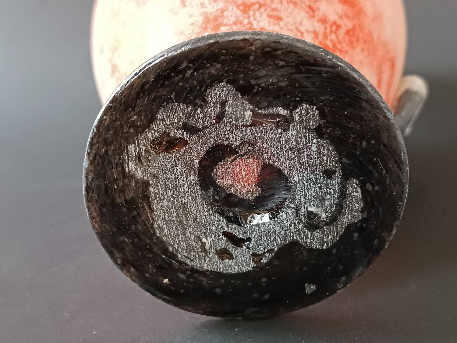 Amphora vase in scavo glass paste