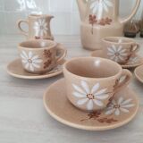 Coffee service coffee maker and cups
