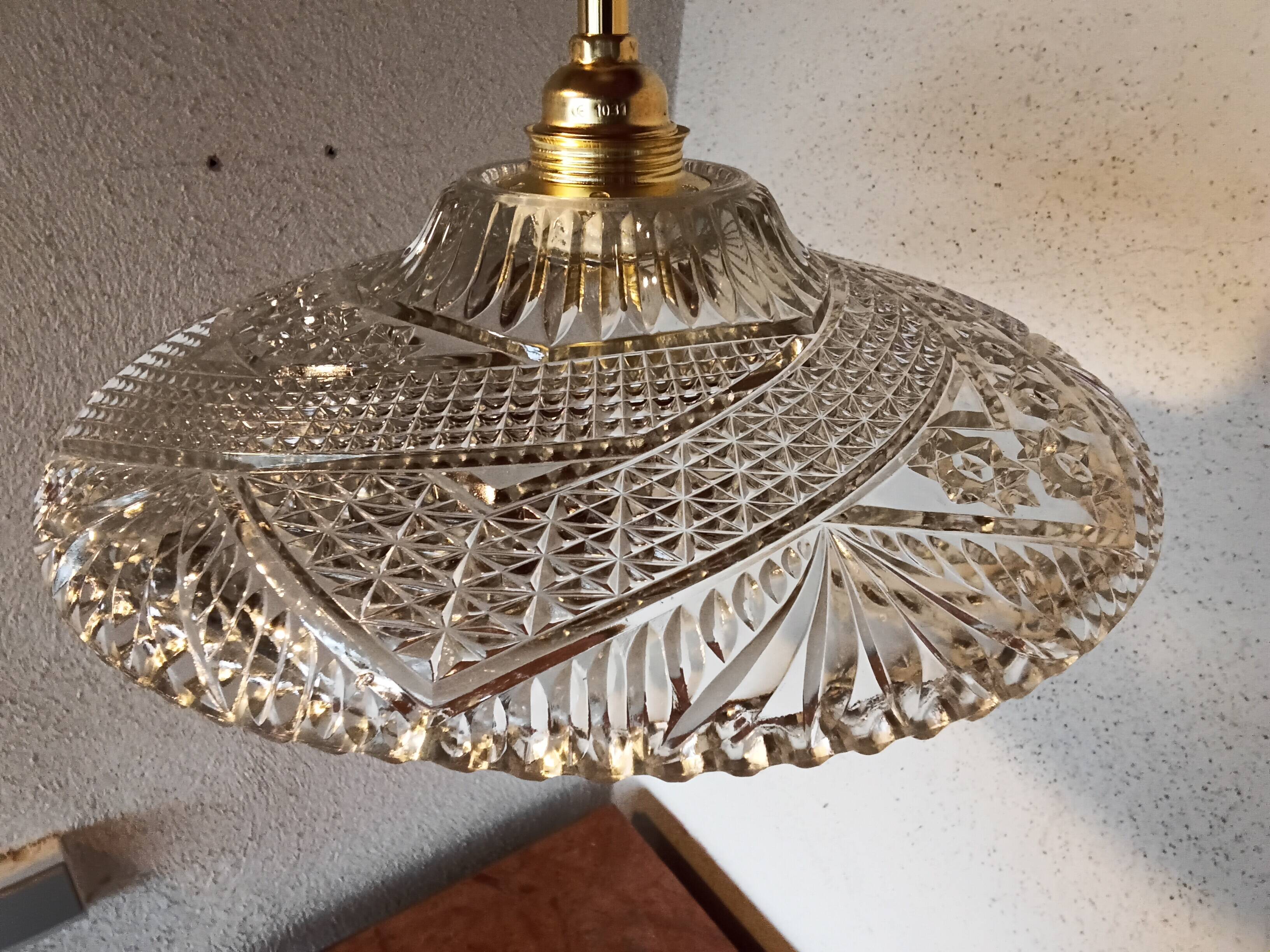 Suspension vintage en verre ciselé