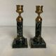 Paire de bougeoirs colonnes en marbre vert laiton